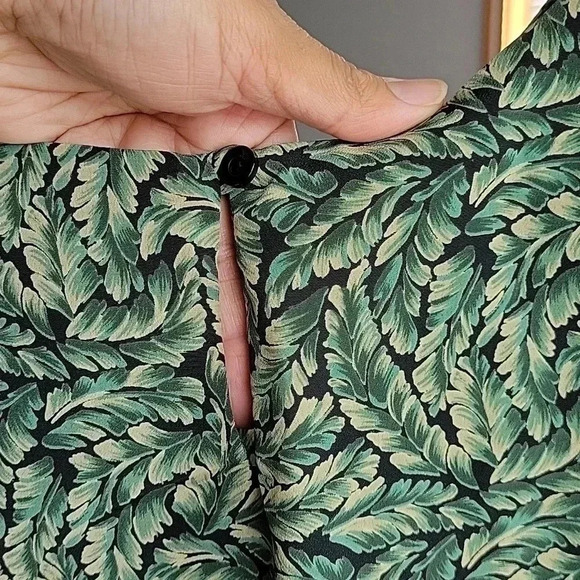 Maggie Sweet Green  and Blue Leaf Print Top Size 1X - Picture 6 of 9